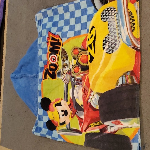 Disney Other - Disney Mickey and the Roadster Racers towel